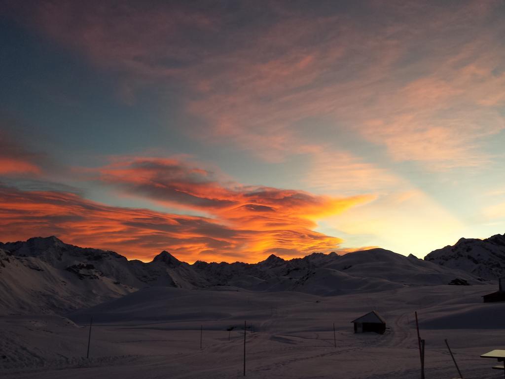 Berggasthaus Tannalp Frutt Buitenkant foto